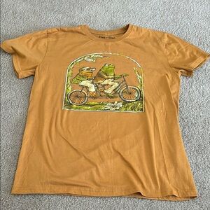 Frog and Toad Orange Graphic T-Shirt with Frog Design size medium.